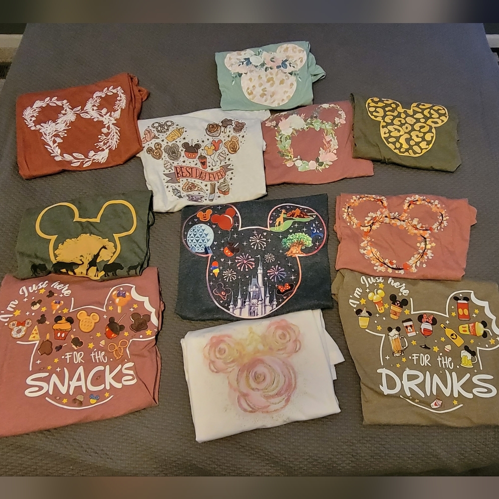 Lot of 11 custom shirts for your family vacation.